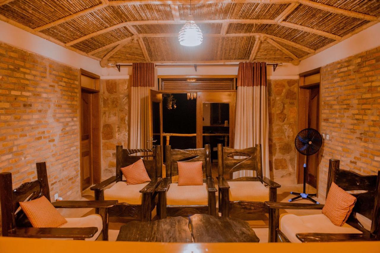 Akagera Transit Lodge Exterior photo