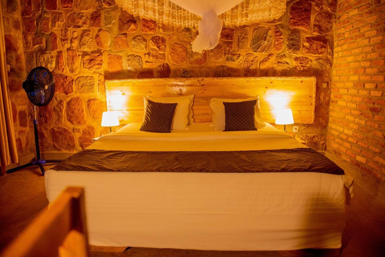 Akagera Transit Lodge Exterior photo