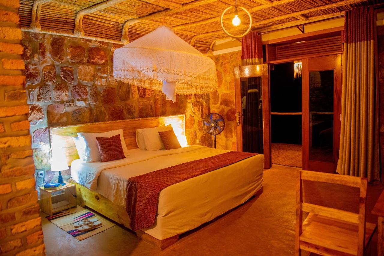 Akagera Transit Lodge Exterior photo